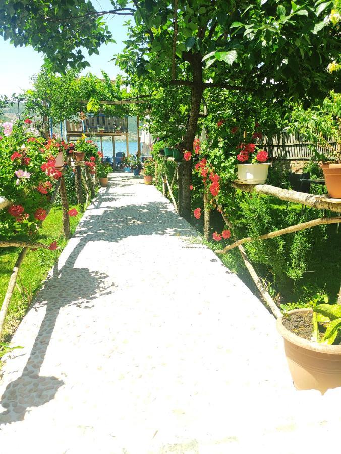 Erda Lakeside Lini