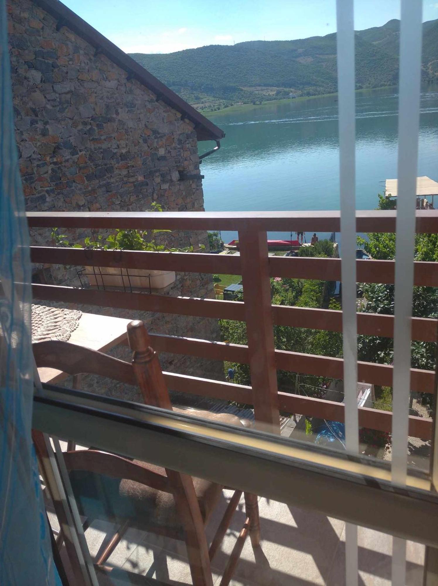 Erda Lakeside Bed & Breakfast