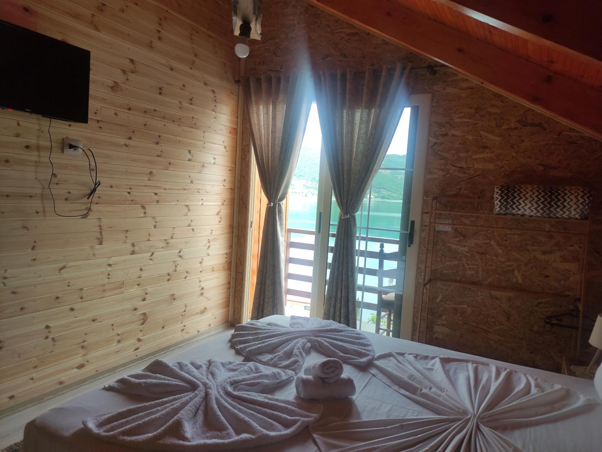 Erda Lakeside Lini