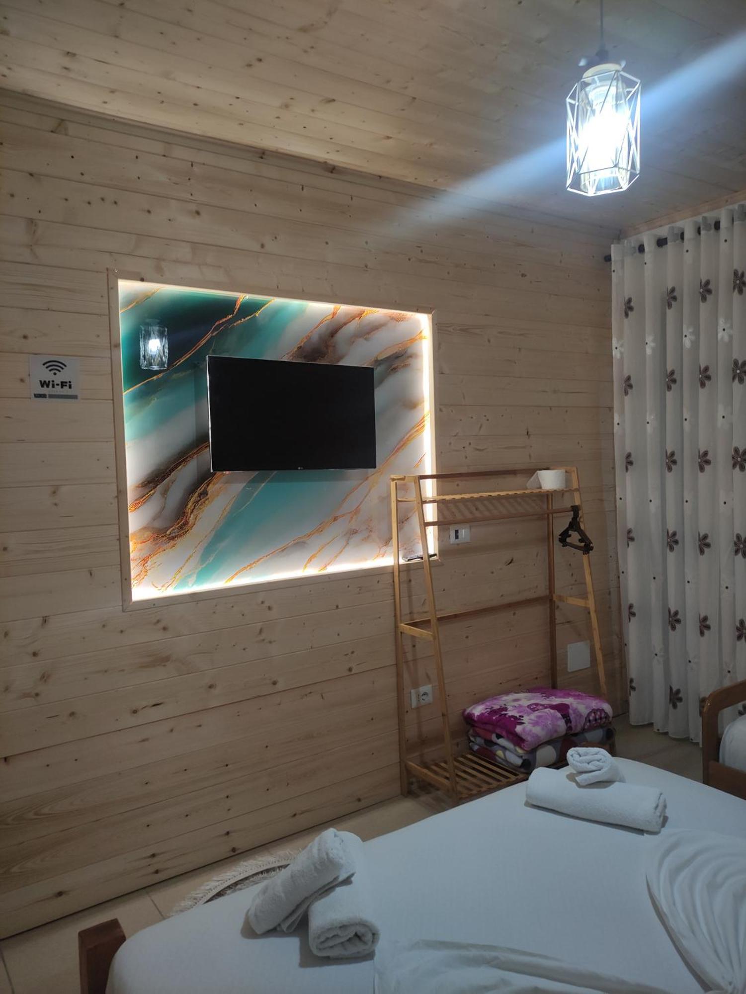 Erda Lakeside Lini
