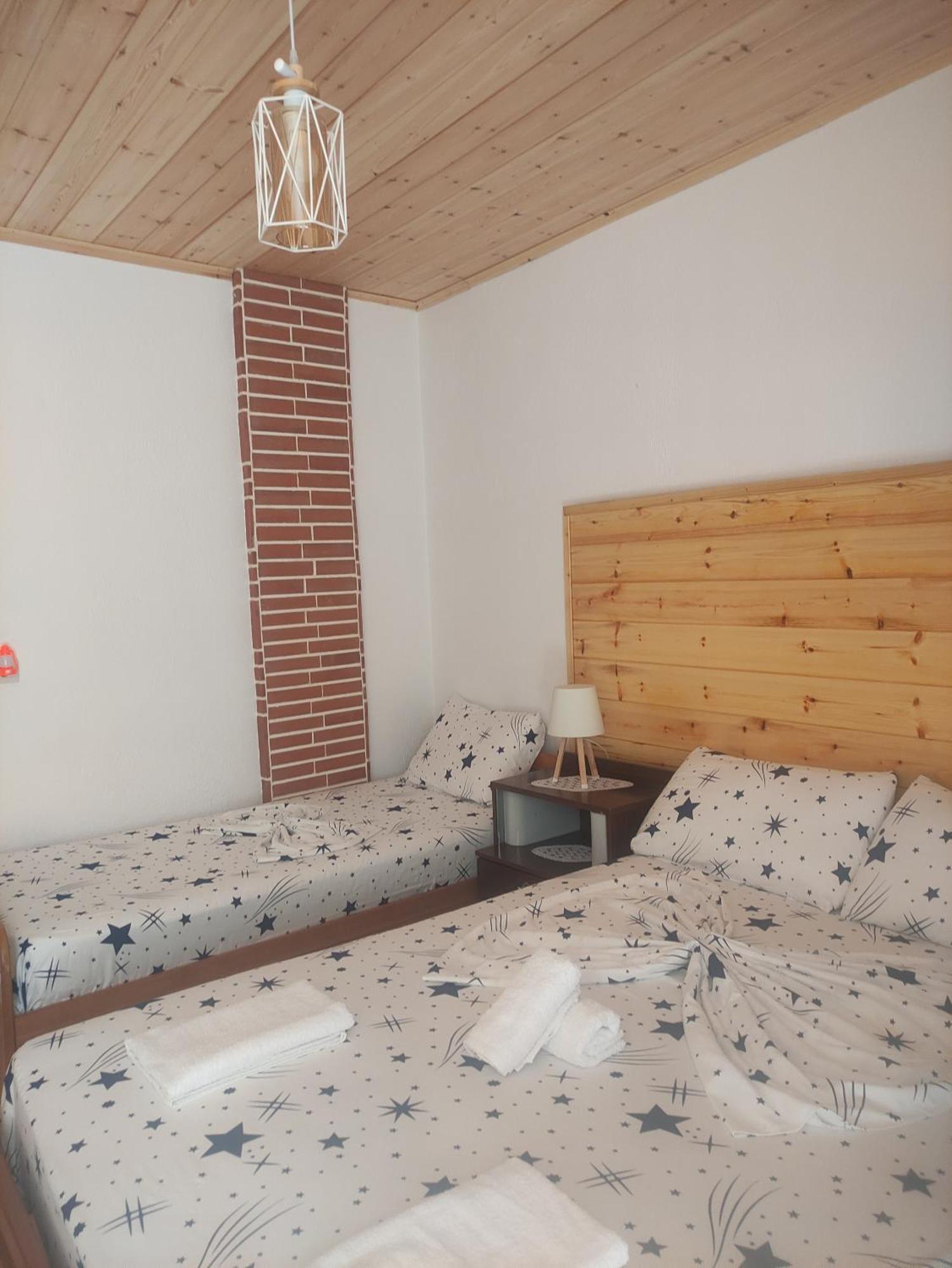 Erda Lakeside Bed & Breakfast Lini