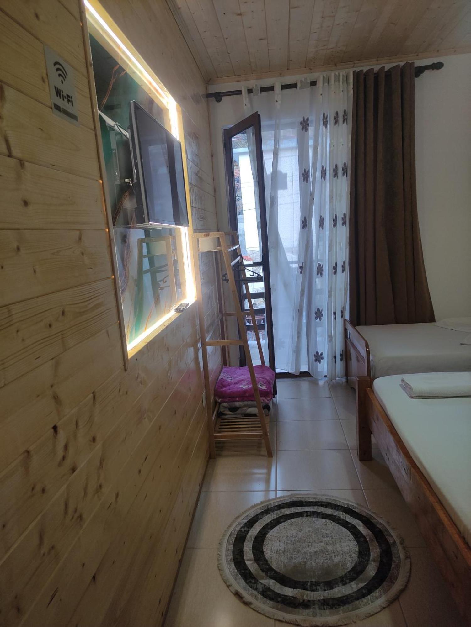 Erda Lakeside Bed & Breakfast