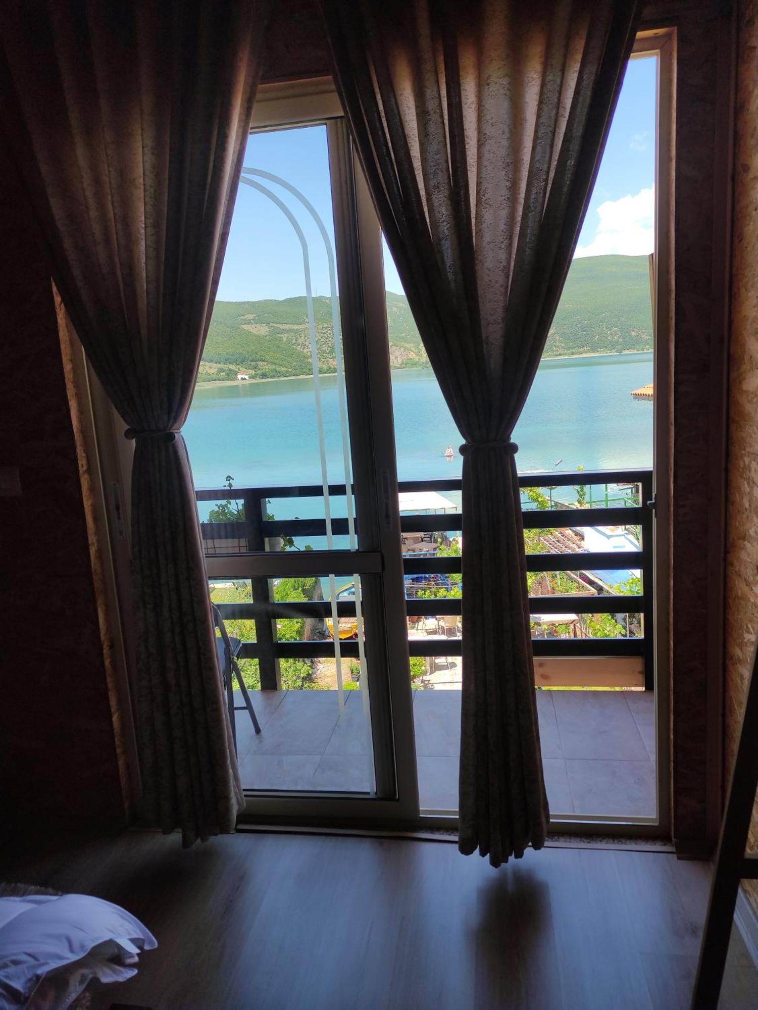 Erda Lakeside Lini